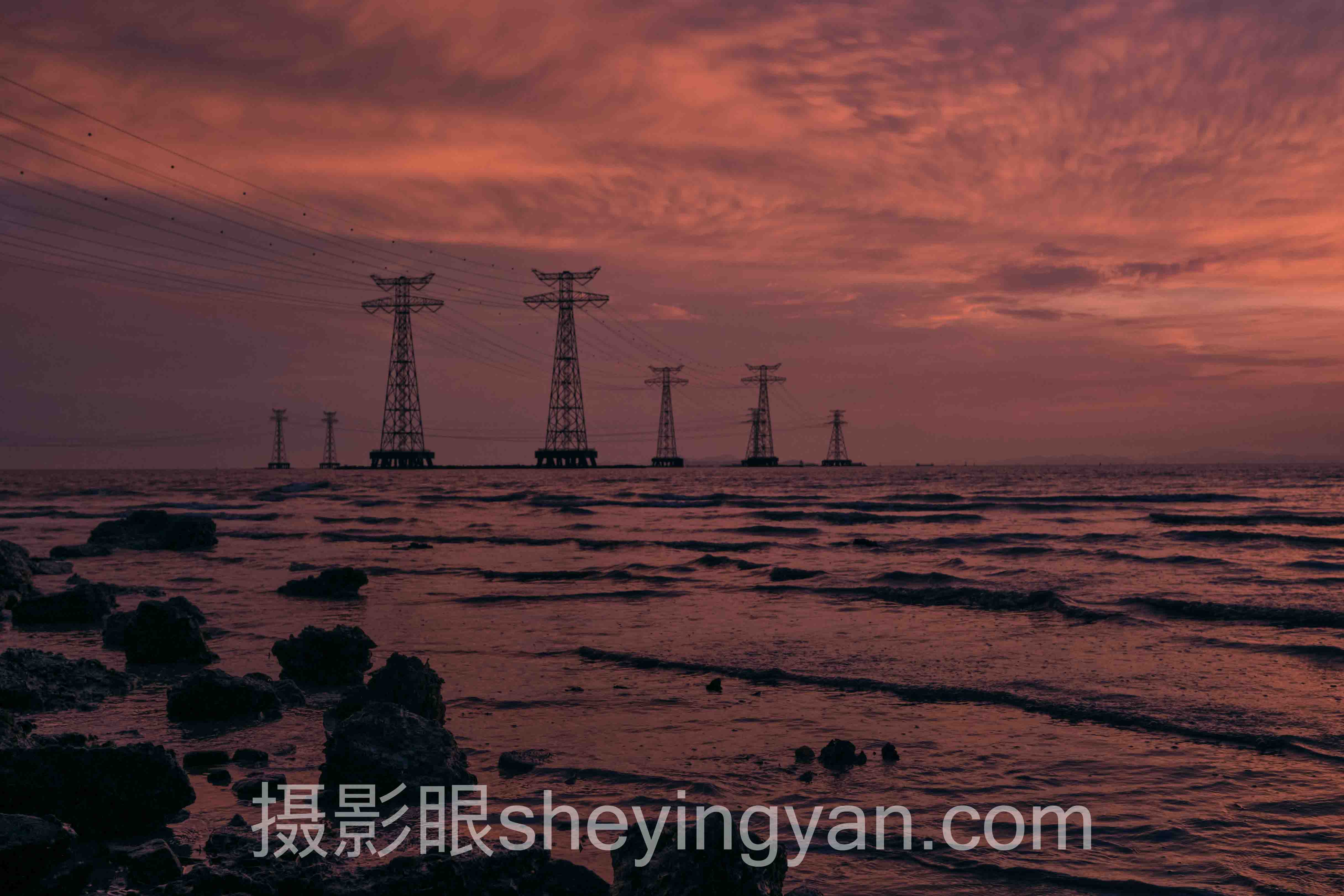2024年照片点评平台数据报告:关键趋势与洞察